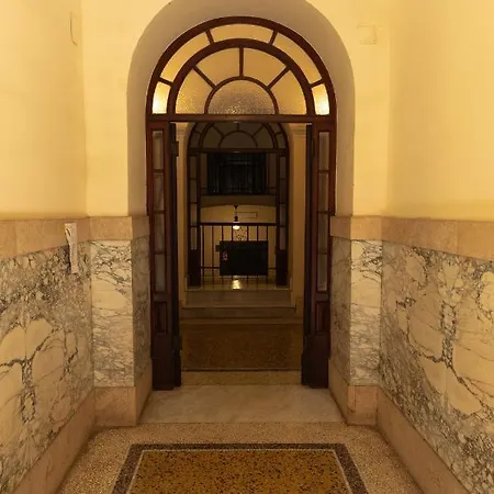 Borghese Magnolia Apartman *