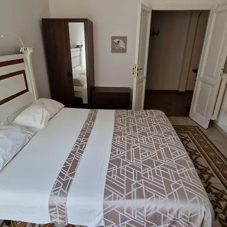 Borghese Magnolia Apartman *