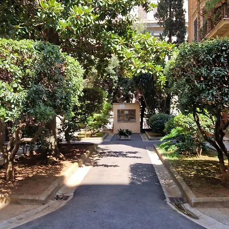 Borghese Magnolia ローマ