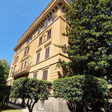 Borghese Magnolia