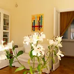 Borghese Magnolia Apartman *
